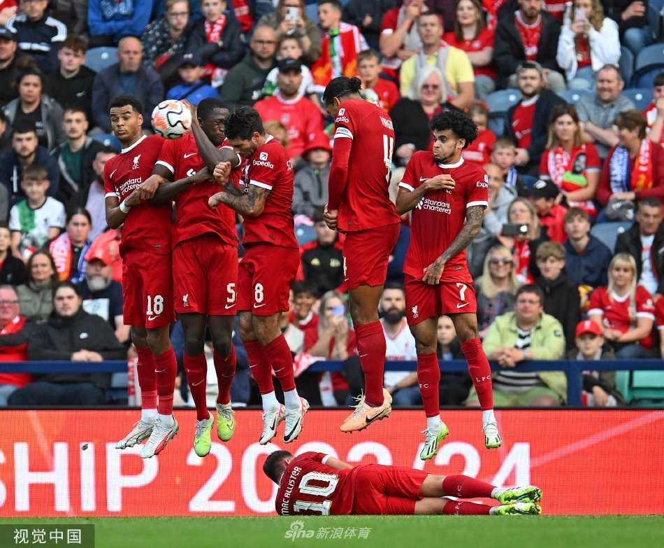 梅西在场上 梅西在场上